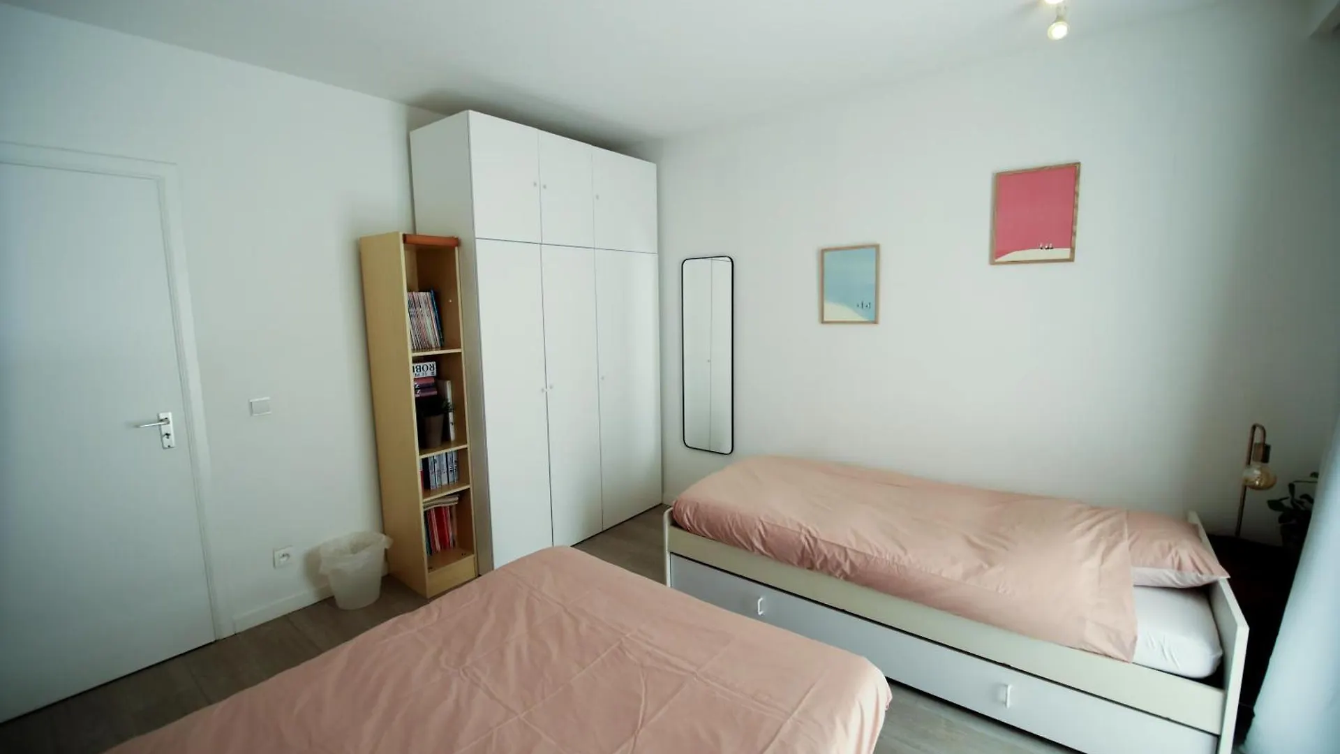 Prive Kamer Met Chill Room En Gedeelde Badkamer - Rand Antwerpen - Afrit E313 Wommelgem - Vlakbij Tramhalte Lijn 9 En 24 0*,